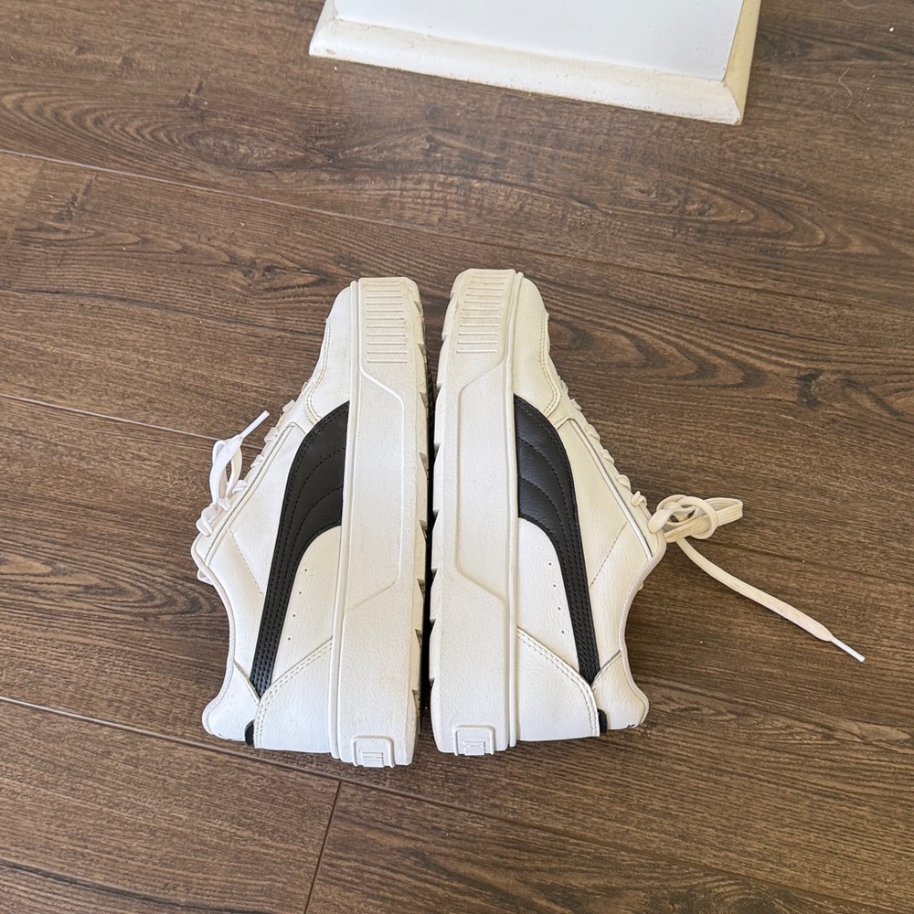 Puma White Platform Mayze Sneakers with Black Formstripe and Gold Logo 8.5 - Picture 6 of 9